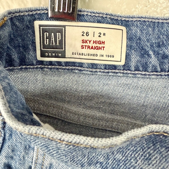 GAP Women’s Sky High Straight Blue Jeans - Picture 6 of 8